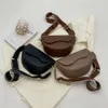 Tasarımcı lüks moda omuz çantaları Fransız niş tasarım moda eyer çantası 2023 Yeni çok yönlü mizaç tek omuz crossbody bayan çantası