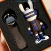 Luxus-Cartoon-Kaninchen-Puppe bedruckte Schlüsselanhänger Modefigur Trendige Dekoration Ornamente Prächtige Schlüsselanhänger Hochwertiger Rucksack-Schlüsselanhänger-Anhänger LJ9S