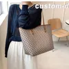 Kvällspåsar Lyxig Hög kapacitet Handväska Tote Kvinna 2024 PU LÄDER SKULDVÄG FÖR KVINNA Märkesdesigner Striped Shopper 2 PCS Set