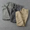 Calças masculinas homens carga cintura elástica bolsos masculinos calças cortadas finas roupas