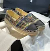 espadrilles designer för kvinnliga sandaler tyg canvas denim läder laides sommarskor loafers svart vit beige lägenheter glider sandale skjutreglage kvinna