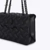 Kurt Geiger London XL Kensington Drench Umhängetasche aus echtem Leder, komplett schwarze Umhängetasche mit Ketten, Handtasche, Kuh-Kuriertaschen und Geldbörsen 24G8 7200