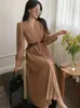 Casual Kleider Frühling Herbst Midi Plissee Kleid Frauen Solide Lange Laterne Hülse Damen Koreanische V-ausschnitt Dünne Büro Frau