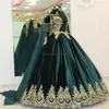 Luxo verde vermelho muçulmano vestido de casamento turco islâmico alto pescoço muçulmano vestidos de noiva frisado apliques de ouro árabe dubai gótico vestido de noiva medieval paquistanês