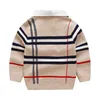 Pull à tricoter à carreaux pour garçons Pull à manches longues à revers amovible pour enfants Designer Preppy Style Cardigan en treillis pour enfants A4237