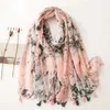 Sarongs 2023 Spanish Luxury Brand Pink Retro Floral Tassel Adhesive Scarf Womens Printed Shawl and Package Pashmina Stealing Muslim Headscarf 180 * 90cm 24325