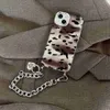 Custodie per cellulari Custodia morbida per cellulare in argento placcato argento vintage con catena ambrata per iPhone 15 Pro Max 14 13 12 11 Cover posteriore antiurto leopardo H240326