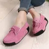 Chaussures décontractées en cuir véritable, semelle épaisse, talon incliné, pompon à bascule, gâteau éponge, respirant, confortable, polyvalent, pour femmes