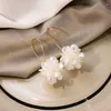 Orecchini pendenti XIALUOKE Palla lunga con fiori Premium Petalo bianco Fibbia geometrica Gioielli di personalità per feste all'ingrosso