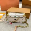 24SS Herr- och kvinnors universella lyxdesigner Soft Trunk Box Bag Women's Shoulder Bag Crossbody Purse Gold Chain 18cm AEAP