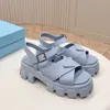 Sandálias de designer mulheres plataforma de crochê slides acolchoados chinelos de couro nappa monólito romano espuma borracha sliders mulheres sapatos luxo verão fivela praia sandália