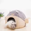 Mats Plush Cat Cave Bed Tent: Varm kattungetält Halvstängd vinterbo House Cage Hut Puffer Form Sovväska för katter valp
