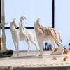 Figurines décoratives pour fille à cheval, décoration de maison, salon, chambre à coucher, matériaux écologiques, cadeaux de noël de haute qualité