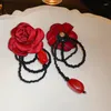 Boucles d'oreilles pendantes en tissu irrégulier, fleur de Rose, pompon en acrylique, goutte d'eau pour femmes, bijoux de luxe à la mode rétro