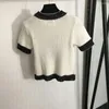 여자 T 셔츠 L03 봄/여름 2024 니트 티셔츠 스팽글 편지 자수 흑백 대비 캐주얼 패션