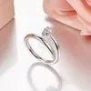 Bagues hour Hommes Bagues Luxe Classic Design Full Diamond Zircon Nail Ring Fashion Everything 925 Silver Ladies Fine Jewelry Light Luxury Birthday Party Gift