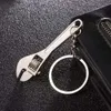 Metal Keyring Unisex Mini KeyChain Creative Chain Wrench Key Ring Hand Tool Lage Bag Pendant Present Anpassningsbar