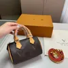 Designer Luisly Bag Vuttonlys VitTonlys L Lettera stampata borsa per cuscini medievali Mini Gift Box Borsa a tracolla a spalla singola