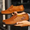 Прогулочная обувь Специальный размер Мужские женские кроссовки на плоском каблуке Красные мужские продукт 2024 Sport Vzuttya Link Vip Baskette YDX2