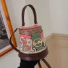 تخزين حقيبة مصممة بالجملة Wadies 2024 New Fashion Doodle Bucket Bag Bag Multi-Functions and Actlish High Leas of One Crown Crossbody Bage