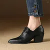 Классические туфли, весенние женские туфли-лодочки из натуральной кожи с острым носком, модные лоферы на высоком каблуке черного цвета на массивном каблуке