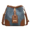 Borse a tracolla di moda di lusso di design Borsa a tracolla da donna nuova con coulisse 2023 Borsa ascellare a tracolla monospalla casual versatile per tutti i giorni