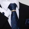 TIESE NECK TIE CORSE MARCHIO LUGO DI LUGO da 8 cm Traccia Hanky ​​Pink Set cravatta cravatta per uomini blu hombre stampato padri da matrimonio da giorno abito da ufficio y240325