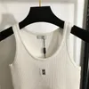 24人の女性新しいデザイナーティーデザイナートップスパターンTシャツの女の子ミラノ滑走路クロップトップブランドデザイナープルオーバーノースリーブシャツアウトウェアニットベストキャミソール