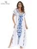 Robes de soirée 2024 Robe de broderie col en V manches chauve-souris plage Maxi robe grande taille fente latérale en vrac été femmes caftans vêtements de plage Q790