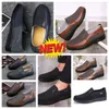 أحذية غير رسمية Gai Man Black Brown Shoes Points Toe Party Business Suit Man Designer Sugationalist Treasable Shoes بأحجام 38-50 يورو