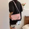 Il designer di borse vende borse di marca calde Catena di texture di fascia alta Donna Nuova spalla di lusso leggera di alta moda