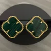 Designer-Bolzen Ohrringe Frauen V-Gold 15 mm breit plattiert Gold Silbernadelschale Onyx Mutter von Perl