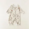 Spring Baby Ubrania chłopiec Dziewczyna Pękama nadruk Oneck długi rękaw otwarty ścieg kombinezonu urodzony dom w domu noszenie koszuli nocnej e3212 240325