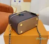 2024 Nya sminkpåsar Makeup Bag Pouch Women Cosmetic Ladies toalettartiklar Purses Mönster Brown Flowers Solid Color Läder mode All-Match liten färsk dagligen