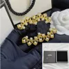 Spilla di perle di lusso placcata in oro Spilla di design di marca Spilla regalo nuova con scatola Gioielli di alta qualità Accessori di abbigliamento per feste di compleanno con scatola