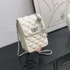 Crossbodytas Designer Fabrikanten Kortingsmerk Lingge Geborduurde draad Kleine tas voor dames Zomer Nieuwe ketting Populaire mobiele telefoon Vierkant