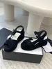 Luxus-Keilsandalen im Designer-Stil, Damen-High-Heels, Wildledersandalen, modische Ledersandalen