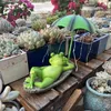 Trädgårdsdekorationer solgrodstaty led vattentätt harts söt djurskulptur idealisk prydnad för yardlawn grodor utomhusdekorstatue