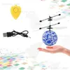 Électrique / RC Aircraft Mini Drone RC Helicopter Ball Magic Shinning Luminal LED Éclairage pour enfants Induction infrarouge Aircraft Ball Flying Dron Toys T240325