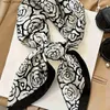 Scarves Black and white rose printed square scarf with retro style thin silk neck scarf spring outdoor sunscreen headscarf Q240326