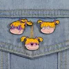 Yaramaz havalı kız emaye pimleri özel sarı saçlı kız broşlar yaka rozetleri karikatür arkadaşlar için komik mücevher hediyesi