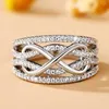 حلقات الفرقة Huitan Fashion Rings Infinite Love for Women Full Bling Iced Out Cubic Zirconia Wedding Compling Rings Fashion Jewelry J240326