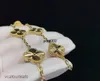 Van Jewelrys Cleef Four Leaf Clover Bracelet 2024 Designer de luxe Perle 4 pièces Collier en or 18 carats Boucles d'oreilles Diamant Mariage Laser Marque Charme