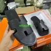 Mens Lzmir Sandals Leather Slippers Summer SoftSole Got It High Version y Version 2024 Summer Nya tofflor Mens Flat Bottomed gränsöverskridande för Have Logo HBCI