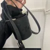 Seau parfumé mlb coréen, nouveau sac noir givré à sensation avancée pour femme, sac pour téléphone portable, sacoche légère, 2023