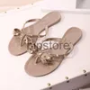 Nya varumärken Sandaler Kvinnor Summer Fashion Beach Shoesflip-Flops Jelly Casual Sandalsflat Bottomed tofflor Beach Shoes