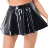 Sexig kjolkjolar Kvinnor Sexig glänsande patentläder Våt utseende Kort A-Line Artificial LaTex High midja Mini veckade Summer Club Clothing Ny anpassning 24326