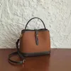 Sacos de noite Saco de verão feminino 2024 balde crossbody pequeno design premium bolsa de um ombro bolsas de couro macio