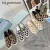 Tasarımcı Kadınlar Sıradan Ayakkabı Mektubu P Üçgen Logo Moda Konforu Spor ayakkabıları Döviz Kauçuk Ayakkabı Açık Minimalist Platform Ayakkabıları