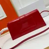 Retr Sac rouge Sac à bandoulière Jacquemues Cuir laqué de haute qualité Sac sous les bras pour femme Sac à bandoulière Classique en cuir brillant Flip Rouge à lèvres Sac Bâton Sac Portefeuille